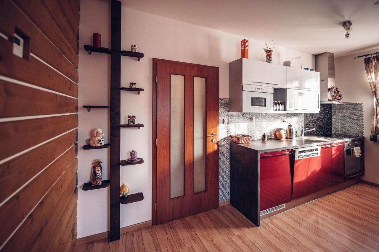 Apartmany Domino Zelezna Ruda Exterior photo