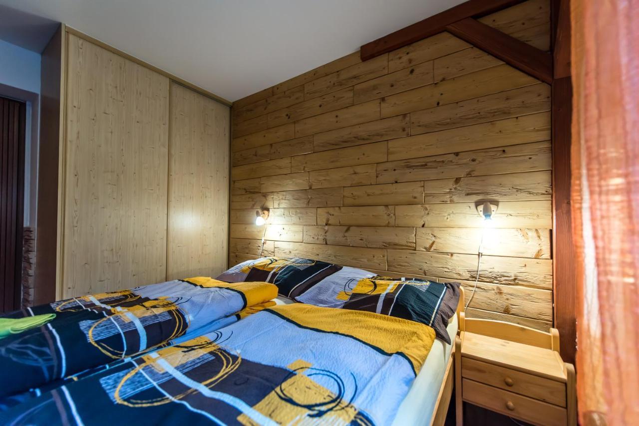Apartmany Domino Zelezna Ruda Exterior photo