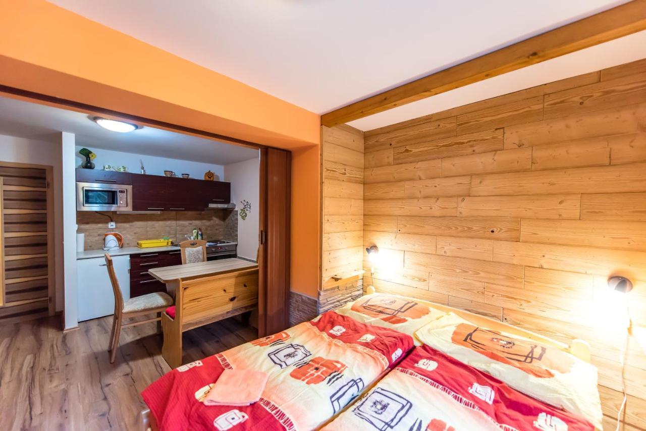 Apartmany Domino Zelezna Ruda Exterior photo