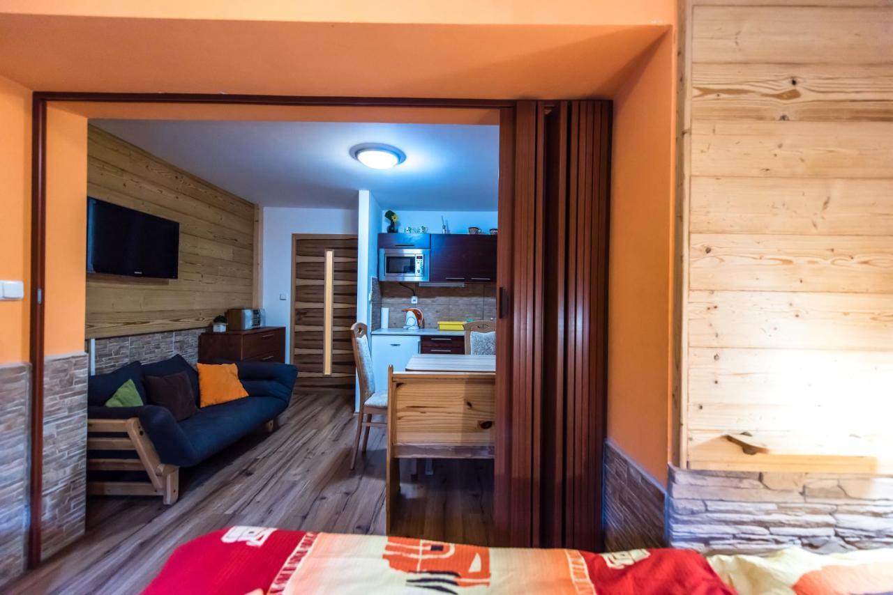 Apartmany Domino Zelezna Ruda Exterior photo